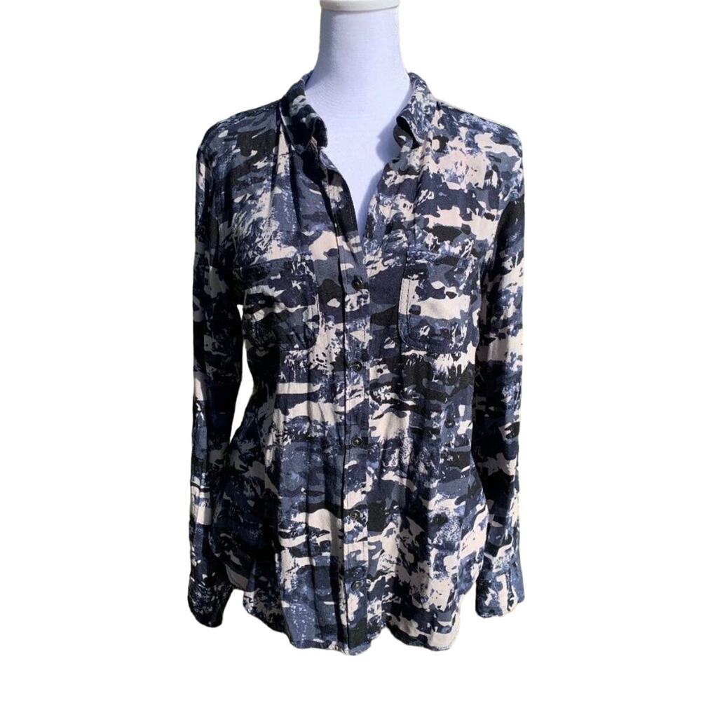 Rock & Republic Blue Camo Long Sleeve Button Up Front Pocket Blouse Size XS - Picture 1 of 16